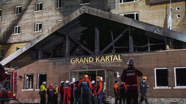 Ayrıca yangında 24 saatten fazladır çalışan AFAD ekiplerinin aynı binada konaklaması karşılığında da ücret talep edildiği konuşuluyor.