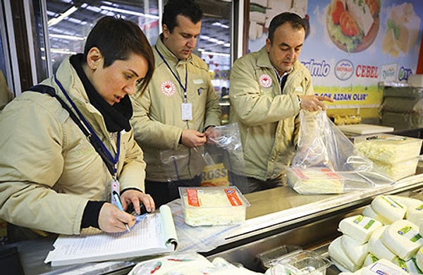 Tarım ve Orman Bakanlığının yayınladığı 'Taklit veya Tağşiş Yapılan Gıdalar' listesine 22 Ocak itibarıyla 41 ürün daha girdi.