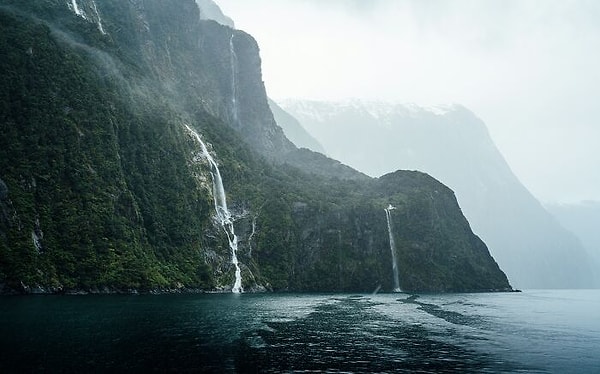 6. Milford Sound, Yeni Zelanda