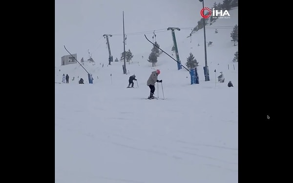 Yangın faciasının yaşandığı Grand Kartal Otel’e ait kayak pislerinde ise sessizlik hakim.