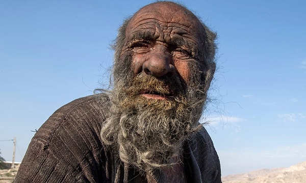 Hayatı boyunca temiz suya yaklaşmayan Haji, çevresinin baskısına dayanamayarak 2022 yılında sonunda bir banyo yaptı. Ancak bu banyodan sadece birkaç ay sonra hayatını kaybetti.