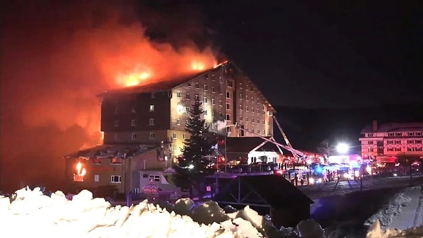 Malum, yakın zamanda Bolu Kartalkaya’da bir otelde ihmaller zincirlerinin neden olduğu yangında 78 canımıza (Bu sayı daha da artabilir.) mal olan bir trajedi yaşadık.