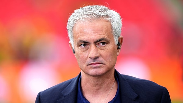 Mourinho'yu şimdi daha iyi anladığını söyleyen Guardiola, "Şimdi onu daha iyi anlıyorum. Rodri buradayken, defans oyuncuları da buradayken, birçok oyuncu sahada oynarken savaşacağız." açıklaması yaptı.