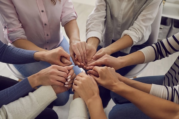 Bugün, gençlerde eksikliğini gördüğümüz ve şikayet ettiğimiz motivasyon kaybının ana sebebi ise, jenerasyonlar arası motivasyon arayışımızın başkalaşmış olması.