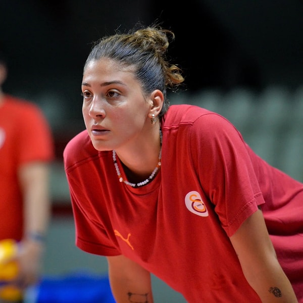 TRT Spor Yıldız’a konuşan Galatasaray kaptanı İlkin Aydın’dan, farklı spor dallarından oyuncularla bir voleybol takımı kurması istendi.