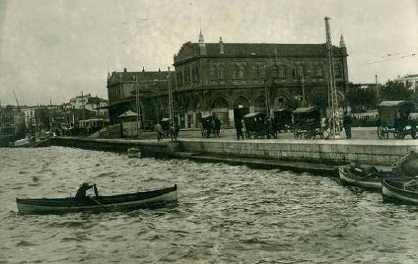 Tubini ailesi, diğer aristokrat ailelere de örnek oluyor ve böylece diğer varlıklı ailelerin Moda’ya akını başlıyor.