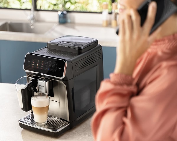 3. Philips 3300 Serisi Tam Otomatik Espresso Makinesi, EP3347/90