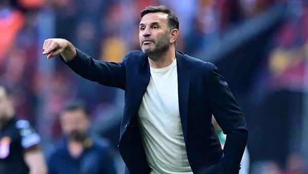 Transfer sürecinin bir an önce bitirip UEFA listesine yetiştirmek isteyen Galatasaray'ın stoper ısrarı sürüyor.