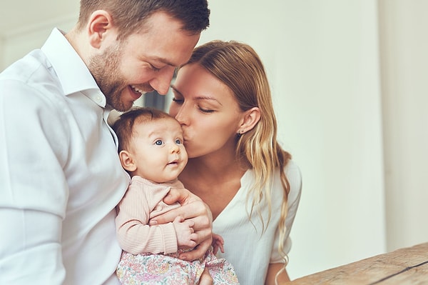 Daha sonra anne ve baba çocuğu satın alır ve isim belirlenir: Satılmış!