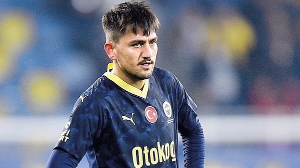 Beşiktaş'ın Cengiz Ünder için hem Fenerbahçe hem de oyuncu ile anlaştığı bilgisi gündemi epey meşgul etti. Özellikle sosyal medyada yoğun bir tepki oluştu.