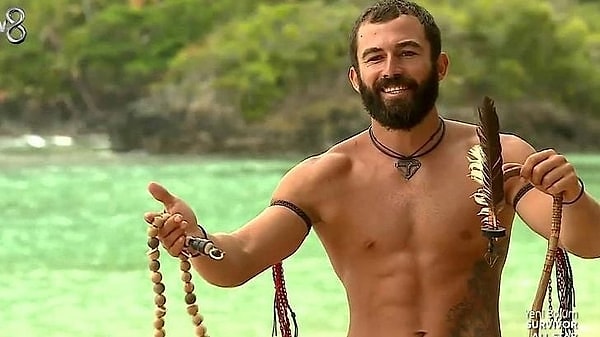 Survivor'ın yanı sıra dünyanın dört bir yanındaki yarışma programlarında birincilikleri olan Turabi'yi son olarak Exatlon Almanya'da görmüştük.