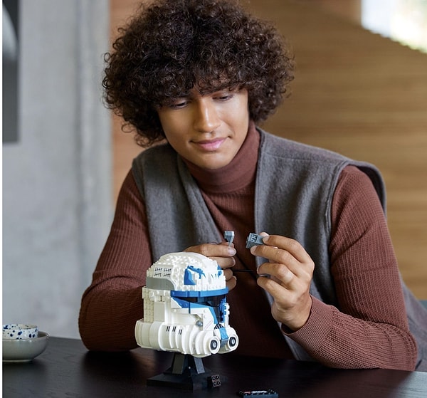 5. LEGO Star Wars Yüzbaşı Rex Kaskı 75349 - Yetişkinler İçin Koleksiyonluk Sergileme Modeli Yapım Seti (854 Parça)