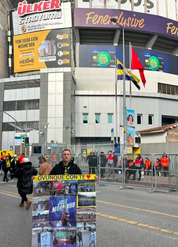 Riccardo, Instagram'da profil fotoğrafını çoktan Fenerbahçe formalı fotoğrafıyla değiştirdi ve İstanbul'a maç izlemeye geldi.