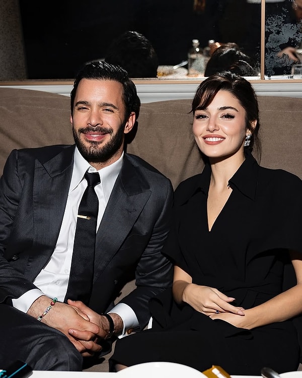 Ünlü oyuncular Barış Arduç ve Hande Erçel’in merakla beklenen filmi Rüzgara Bırak şimdiden büyük yankı uyandırdı. 14 Şubat 2025’te Netflix’te izleyiciyle buluşacak olan film için düzenlenen gala gecesi hayranları tarafından büyük ilgiyle takip edildi.