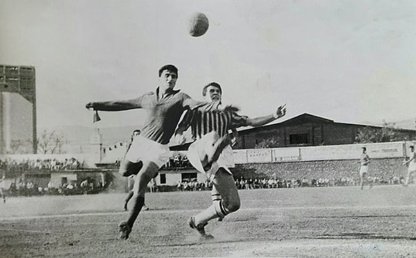 Altıparmak, 1970-71 sezonunda Fenerbahçe formasıyla gol kralı olarak, sarı-lacivertli kulüp adına lig tarihindeki ilk gol kralı olan futbolcuydu.