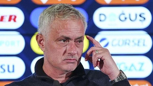 Mourinho, "Bunun sebebi oyuna duygu katmak istememiz. Önce gol yiyoruz daha sonra gol atarak maçı kazanıyoruz." dedi.