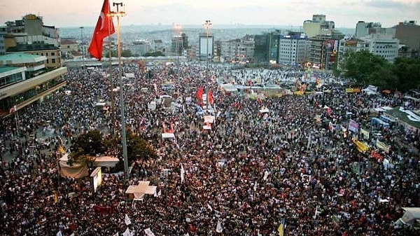 Bu sebeple o dönem kamuoyunda gezi parkı olaylarını legal gösteren medya kuruluşlarının yayınlarının tespit edilerek kayıtların bir örneğinin savcılığa gönderilmesini talep etti.