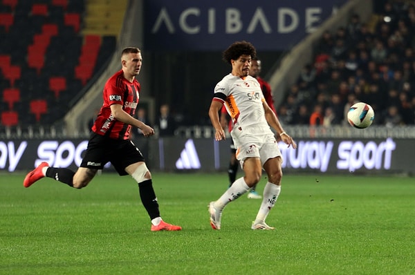 Süper Lig'in 21. haftasında evinde Konyaspor'u 1-0 mağlup eden Galatasaray, yeni haftayı da aynı skorla kapadı.