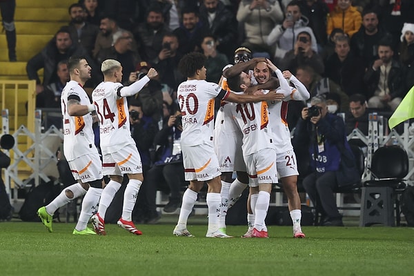 Muslera, Barış, Torreira ve Abdülkerim sarı kart cezasından dolayı karşılaşmada forma giyemeyecek.