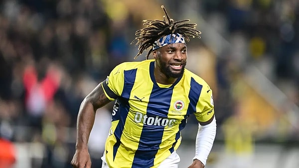 Allan Saint-Maximin, her şeyi açıklayacağını söyleyerek "Yakında her şeyi size açıklayacağım, Bir yalan, gerçek hala ayakkabılarını giyerken dünyanın yarısını dolaşabilir." dedi.