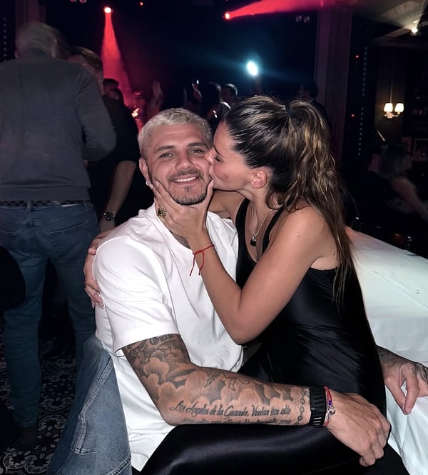 Mauro Icardi’nin özel hayatı yine magazin gündeminin zirvesinde! Arjantinli yıldız yeni sevgilisi China Suarez ile İstanbul’a adım atar atmaz dikkatleri üzerine çekti.