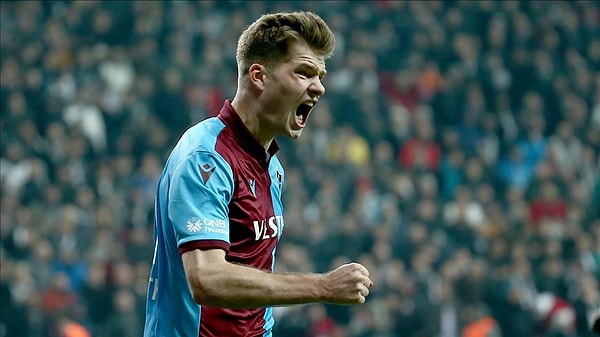 Süper Lig'de bir dönem Trabzonspor formasıyla gol krallığı yaşayan, şu anda da Atletico Madrid'in forveti konumunda bulunan Sörloth'un Beşiktaş'la anlaştığı iddia edilmişti.