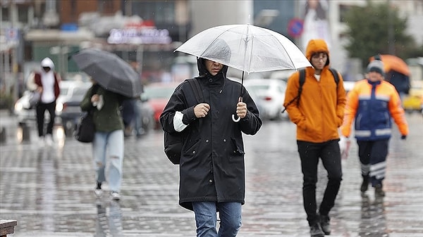 Türkiye’de mevsim normallerinin üzerinde seyreden hava sıcaklıları dün akşam itibariyle hızla düştü.