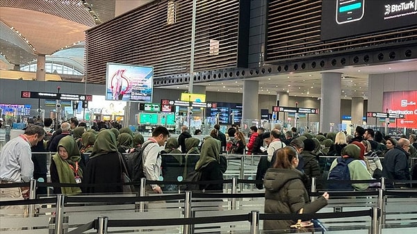 Türk Hava Yolları Basın Müşaviri Yahya Üstün, istanbul Havalimanı’nda çarşamba ve perşembe günü yapılması planan bazı uçuşların keklenen kar yağışı nedeniyle iptal olduğunu duyurdu.