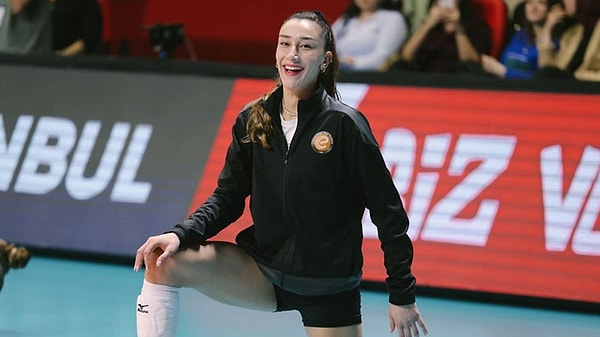 Milli voleybolcunun gelecek sezon sarı-lacivertli formayla mücadele edeceği açıklandı.