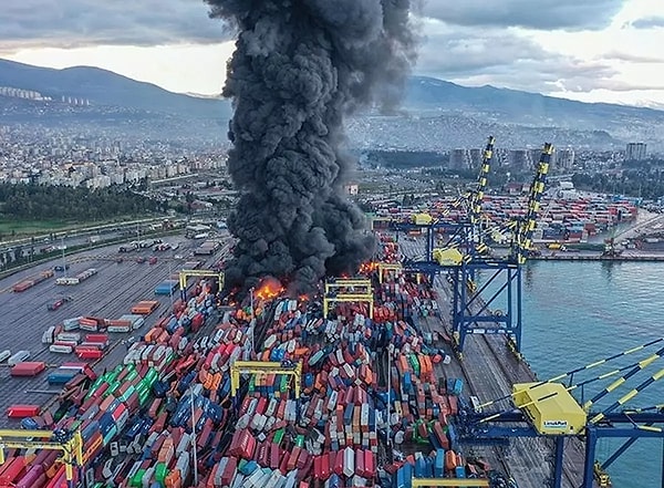 Bölgede müdahale çalışmaları kapsamında 11 bin 488'i uluslararası, 35 bin 250'si arama kurtarma, 142 bini güvenlik personeli olmak üzere toplam 650 bin personel görev yaptı.