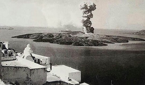 Santorini'de bulunan yanardağ, en son 1950 yılında patlamıştı.