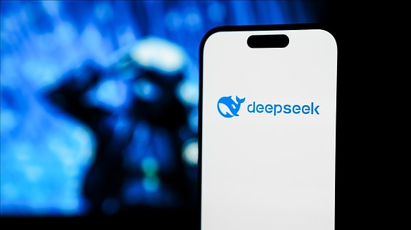 DeepSeek, dünyada en çok indirilen uygulamalardan biri oldu, kullanıcılar yeni yapay zekanın özelliklerini öve öve bitiremedi.