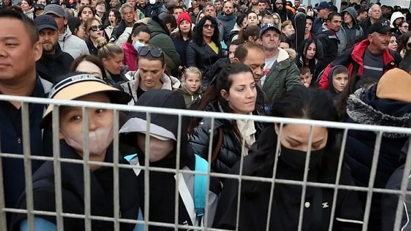 Basın mensuplarının sorularını da yanıtlayan Özel, Ege Denizi’nde tsunami oluşturabilecek merkezleri yerlerinin bilindiğini, kendilerinin de deprem senaryoları üzerinde çalıştıklarını söyledi.