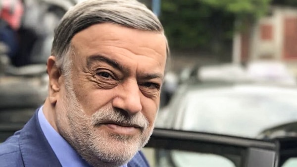 Asıl adı Mustafa Aslan olan ve “Kahtalı Mıçe” lakabıyla tanınan sanatçının sağlık sorunlarıyla uğraştığı bir süredir biliniyor. Geçtiğimiz aylarda ses sanatçısı Onur Akay’ın “Gırtlak kanseri oldu, ekonomik sıkıntılar yaşıyor” iddiası gündeme bomba gibi düşmüştü.