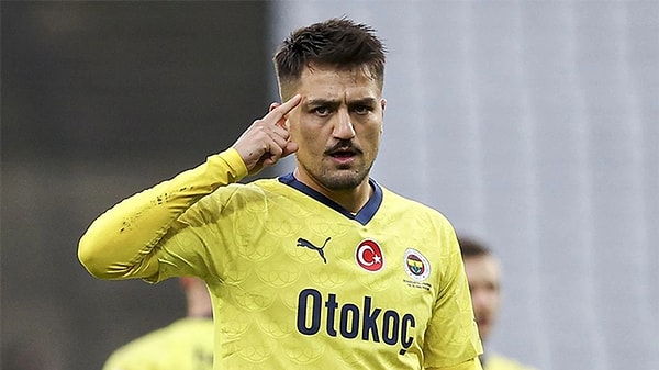 Rus basınında yer alan habere göre Cengiz Ünder, şampiyonluk yarışı veren Spartak Moskova'ya önerildi.