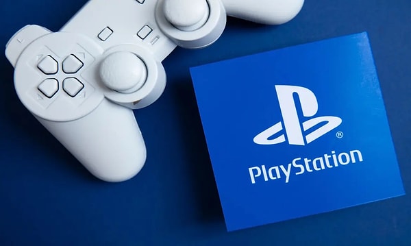 Paylaşımda "Bazı kullancıların şu anda PSN ile ilgili sorunlar yaşadığının farkındayız" diyerek bilgilendirme için link paylaşıldı. Ancak linkte de "Bazı hizmetlerde sorunlar var" yazısı oyun severleri karşıladı.