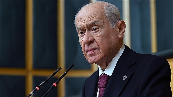 Bahçeli’nin acil olarak hastaneye kaldırıldığı iddia edilmiş ancak partiden yapılan açıklamada iddialar yalanlanmıştı.