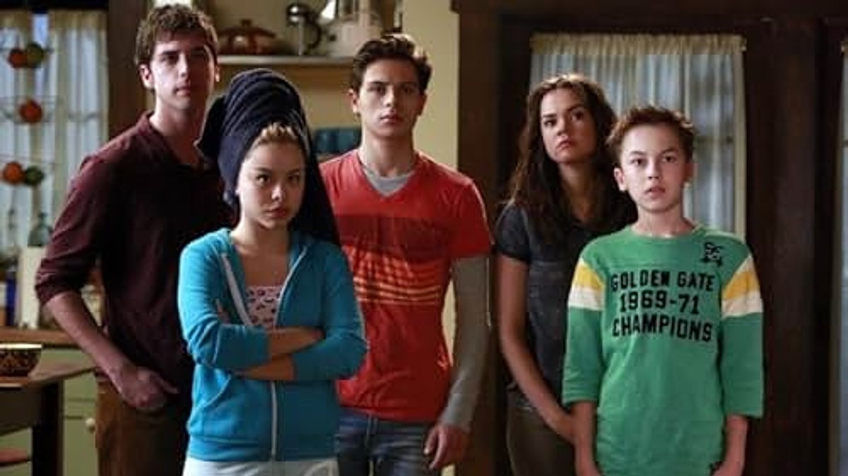 20 Must-Watch Inspiring Teen Shows to See Before You Turn 20 - Onedio