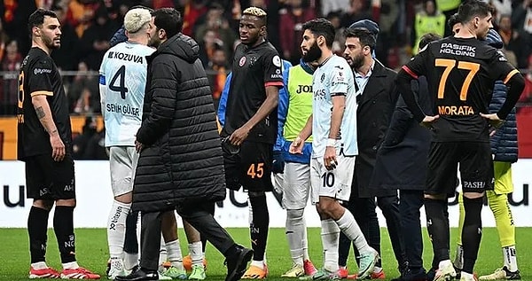 Yaşananları TFF ve MHK'ye  yönelik operasyon olarak niteleyen kulüp yönetimi "Bugün yaşananlar, yalnızca Adana Demirspor'un değil, Türk futbolunun geleceğinin nasıl bir çıkmaza sürüklendiğinin açık bir göstergesidir." dedi.