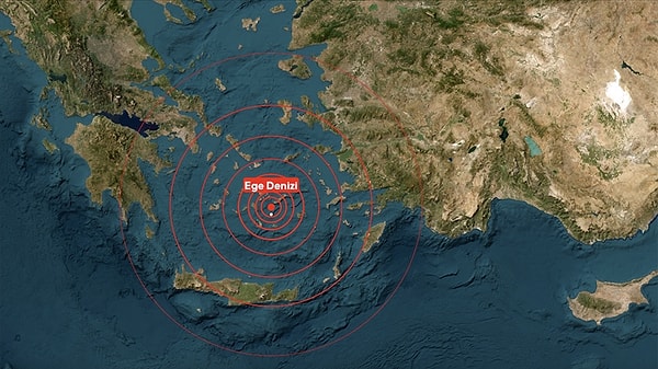 5.2 büyüküğündeki deprem akşam saat 23.16’da Ege Denizi’ndeki Santorini Adası açıklarında meydana geldi.