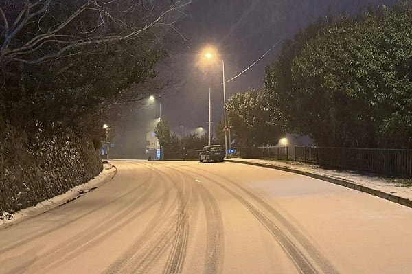 Öğrenciler ve velilerin gözü İstanbul Valiliği’nde: Bazı ilçelerde okullar tatil edildi.