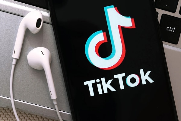 “TikTok için birincil öncelik herkes için güvenli bir dijital ortam oluşturmak. Özellikle de genç kullanıcılarımızın güvenliği için daha korunaklı bir dijital deneyim sunmayı hedefliyoruz'' diyen Başkan Fatih Kafadar, sözlerine şöyle devam etti: