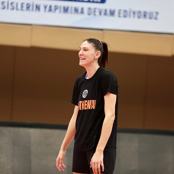 Volleyball.it'in haberine göre, 27 yaşındaki pasöre Zeren Spor ve Vakıfbank talip oldu.