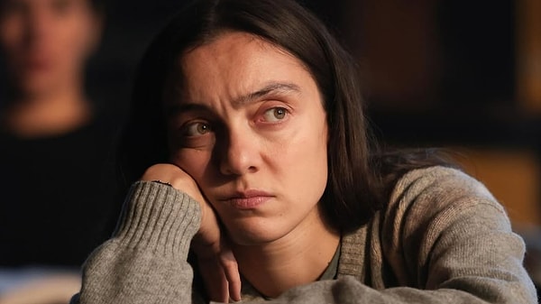 38 yaşındaki ünlü oyuncu goygoyseverlerin diline düşmekten kurtulamadı.
