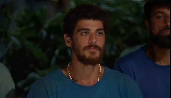 Geçtiğimiz sezon Survivor All Star'da yarışan Poyraz, Dominikli bir adamın villasına girerek izinsiz yiyecek ve içecek almıştı. Neredeyse polise verileceği durumdan da Acun Ilıcalı sayesinde kurtulmuştu.