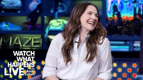 Hollywood'un en ünlü isimlerinden Drew Barrymore, Watch What Happens Live with Andy Cohen adlı programa konuk oldu.