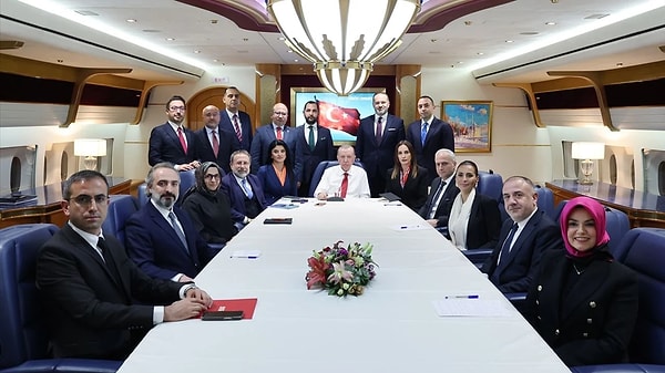 Gündeme dair soruları yanıtlayan Erdoğan, Samsun ve Manisa’ya iki Çinli otomotiv markasının fabrika kuracağını duyurdu.