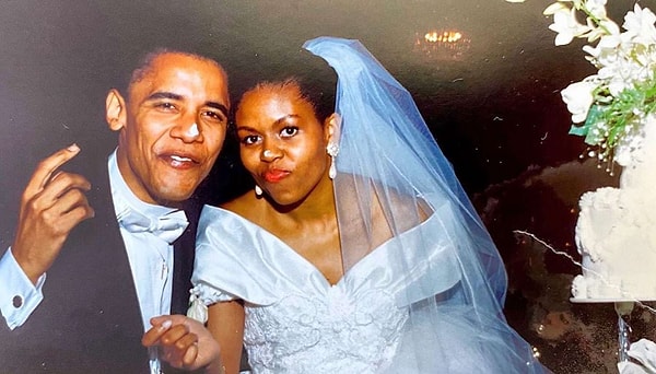 Obama, 1992 yılının 3 Ekim'inde Michelle Robinson ile dünyaevine girmişti.