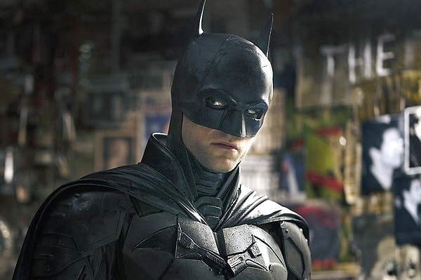 Matt Reeves'in yönettiği ve Robert Pattinson'ın başrolünde yer aldığı The Batman 2 için bekleyiş biraz daha sürecek gibi görünüyor.