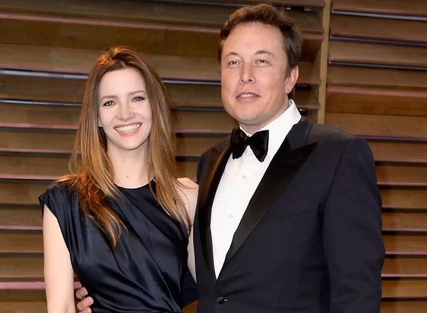 2010 yılında Musk, oyuncu Talulah Riley ile evlendi. Çiftin oldukça çalkantılı bir ilişkisi oldu.